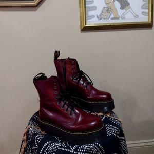Doc marten jadon good used condition only one visible scuff.